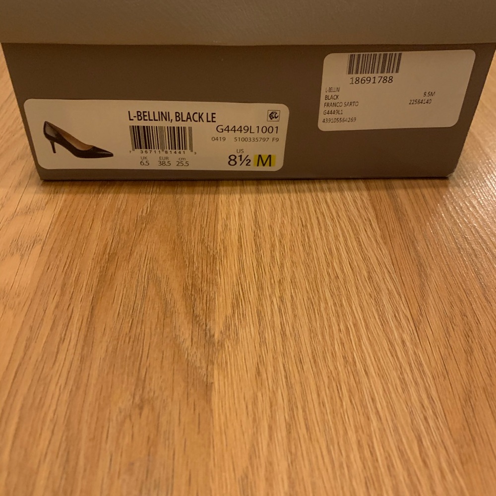 Franco Sarto Black Pumps - Picture 2 of 6